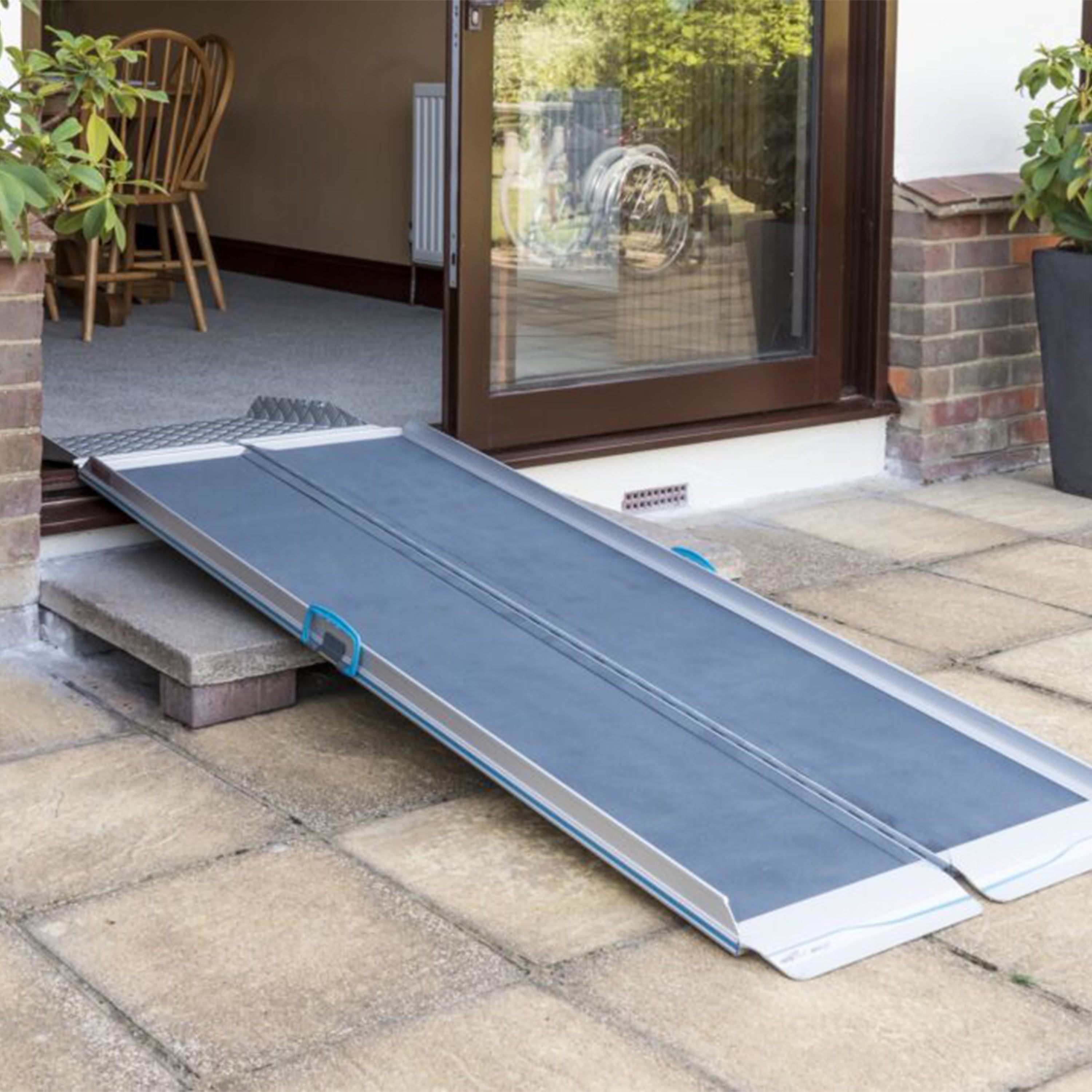 Top Cover Ramp Aerolight-Up & Over Ramp combination – Seacroft Mobility