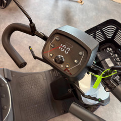 8mph Road Mobility Scooter Motion Xquisite 8mph, 6 Months Warranty NEW BATTS