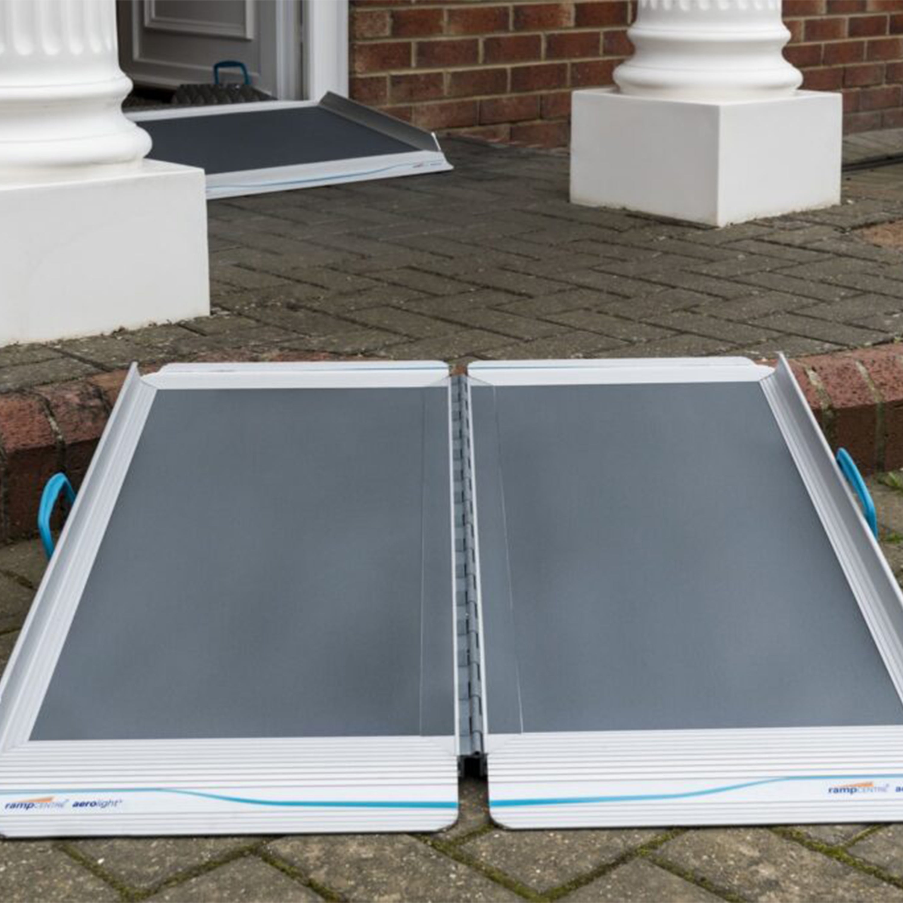 Luggage Ramp Rail Aerolight Xtra - Premium folding suitcase ramp – Seacroft Mobility